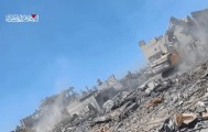 不按套路出牌，敢死队从废墟钻出抢走大批武器，以军暴露一大隐患