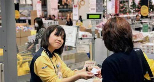 美国人的钱叫“美元”，那外国人怎么叫人民币，听过的人都被逗笑