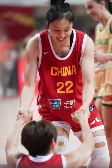 中国女篮热身赛逆转 险胜澳大利亚队